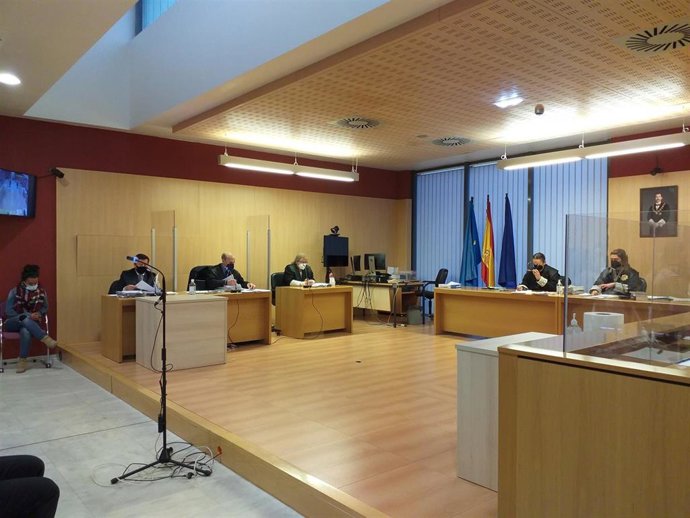 Cuarta sesión del juicio contra la gijonesa acusada de asesinar a su bebé