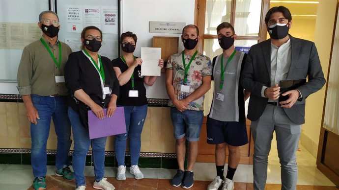 Sánchez, con responsables de IU Santiponce