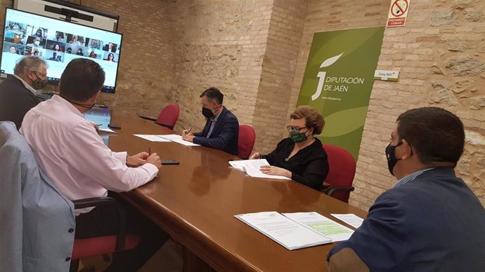 Reunión de la comisión institucional de la candidatura de los Paisajes del Olivar.