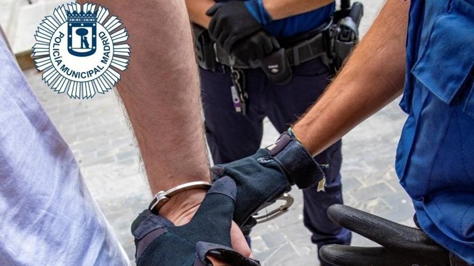 Dos detenidos por la Policía Municipal de Madrid en un control de movilidad en Chamartín con cocaína rosa y marihuana