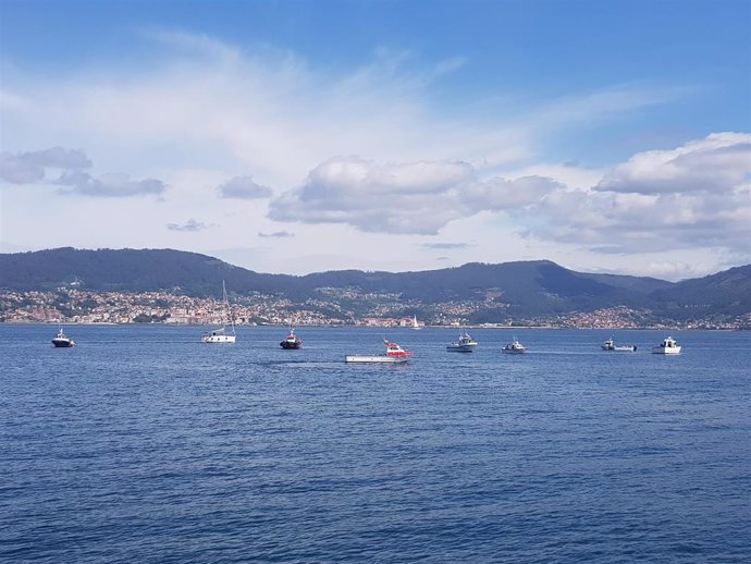 Barcos de la flota artesanal gallega se concentran en Vigo