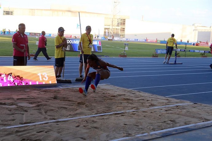 Archivo - Más de un centenar de voluntarios colaborarán en el Meeting Iberoamericano de Atletismo