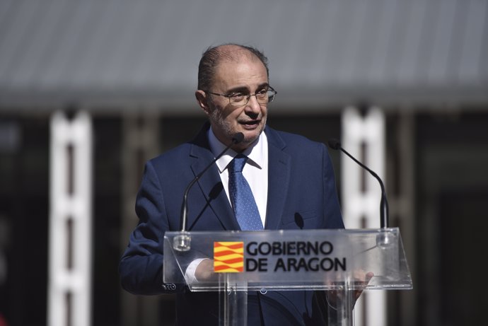 El presidente del Gobierno de Aragón, Javier Lambán interviene durante la Inauguración de la nueva estación de ferrocarril de Canfranc, a 15 de abril de 2021, en Canfranc, Huesca, Aragón (España)