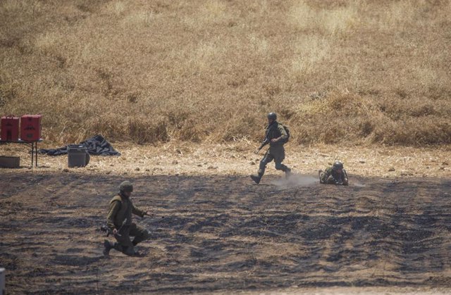 Militares israelíes en la frontera con Gaza 