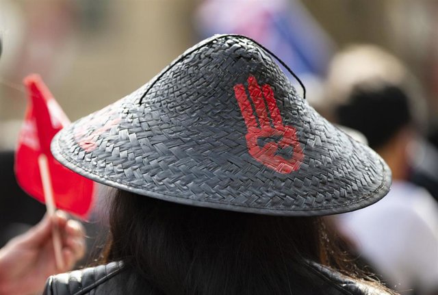 Protesta contra la junta militar de Birmania en Londres