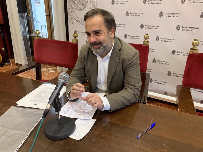 Archivo - Granada.- El PSOE considera a Salvador un "alcalde de salida" y pide a PP y Cs que pidan perdón a los granadinos