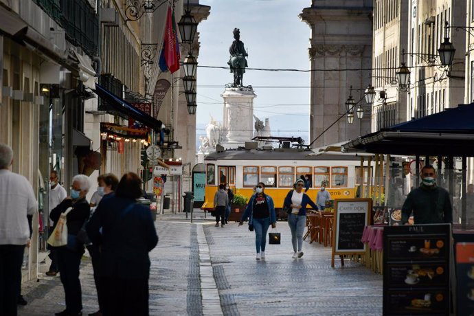 Una de las calles del distrito de Baixa, en Lisboa, Portugal