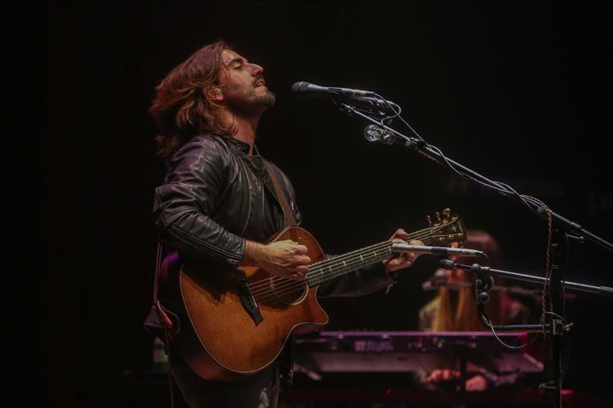 Archivo - Arquivo - O músico Andrés Suárez actúa no Inverfest do Teatro Circo Price de Madrid o 20 de xaneiro de 2021.