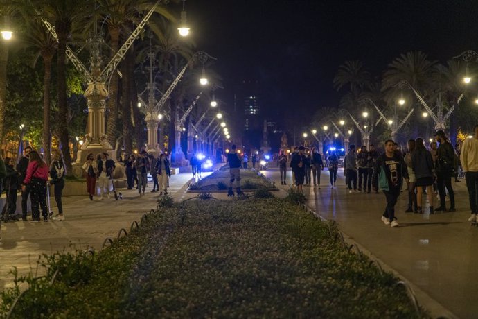 Grups a l'Arc de Triomf de Barcelona aquesta matinada
