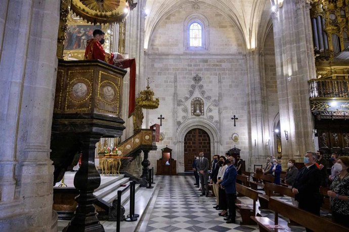 La catedral de la Encarnación acoge la misa estacional en honor al patrón de la ciudad de Almería