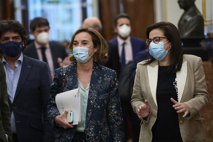 La portavoz del PP en el Congreso de los Diputados, Cuca Gamarra (c), a su llegada a una sesión plenaria en el Congreso de los Diputados, a 20 de abril de 2021, en Madrid, (España). En el pleno de hoy se debatirán, entre otras, estas Proposiciones de Le