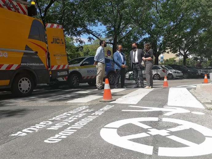 Ayuntamiento de Sevilla avanza en mejorar la señalización y seguridad vial en Nervión y zonas próximas a Reina Mercedes