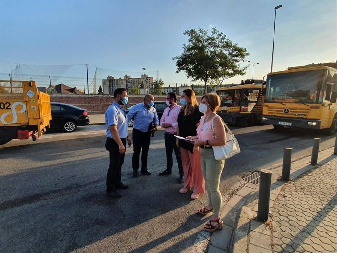 Ayuntamiento de Sevilla refuerza la mejora del entorno urbano en el Polígono Sur tras un año del plan de acción