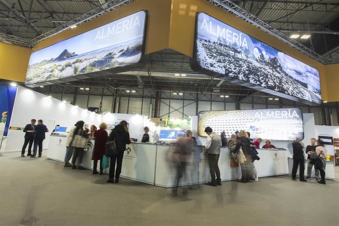 Archivo - Expositor de la Diputación de Almería en Fitur.