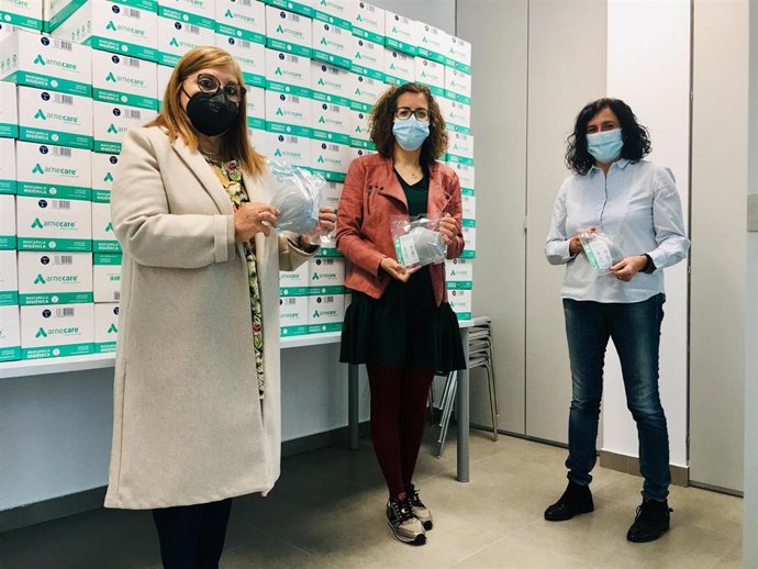 Entrega de mascarillas en Haro