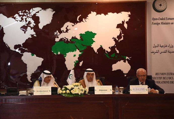 Archivo - 17 July 2019, Saudi Arabia, Jeddah: Foreign Affairs Minister of the Palestinian National Authority (R), speaks during the Foreign ministers meeting at The Organisation of Islamic Cooperation Summit on Jerusalem. Photo: -/Saudi Press Agency/dpa