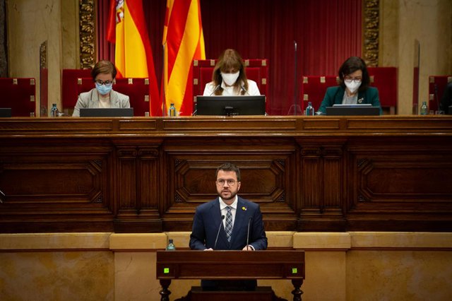 El candidat republicà a la Presidència de la Generalitat, Pere Aragonès, intervé durant una sessió de control al Govern, a 13 de maig de 2021, en el Parlament de Catalunya, Barcelona, Catalunya, (Espanya). 