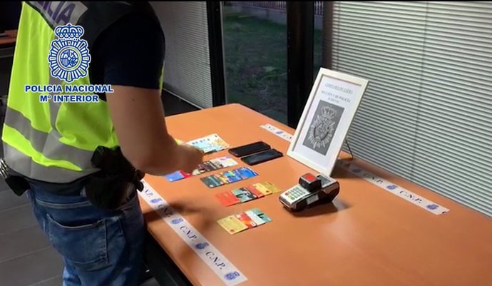Detenido un taxista por estafar a clientes mayores haciéndose con sus tarjetas bancarias