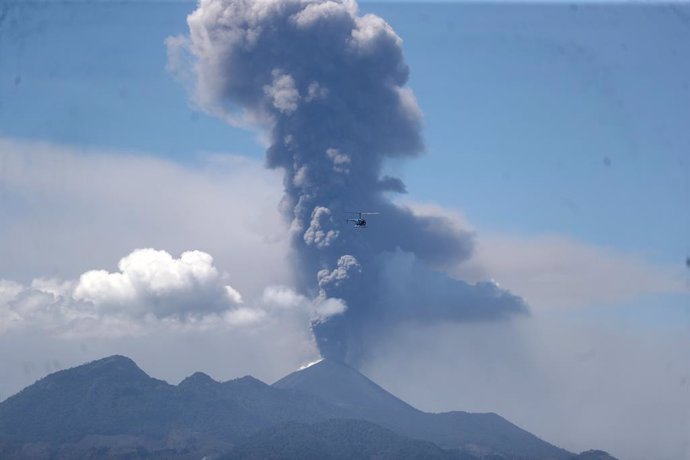 Archivo - Erupción del volcán Pacaya en Guatemala