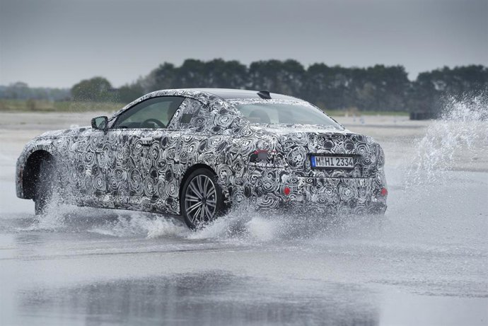 BMW Serie 2 Coupé camuflado.
