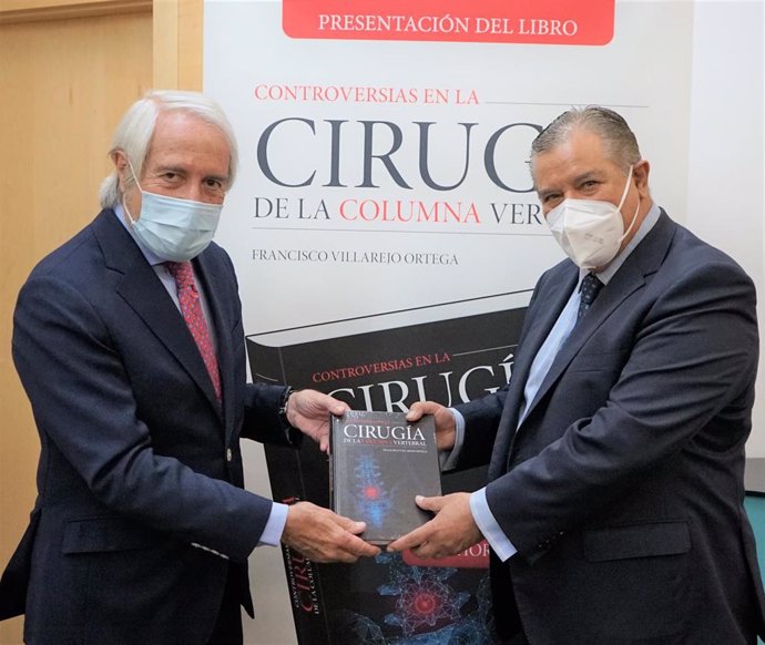 El doctor Francisco Villarejo publica un libro sobre las controversias en la cirugía de la columna vertebral