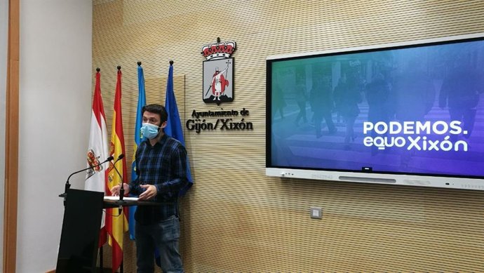 Archivo - Juan Chaves, concejal de Podemos-Equo Xixón en el Ayuntamiento de Gijón