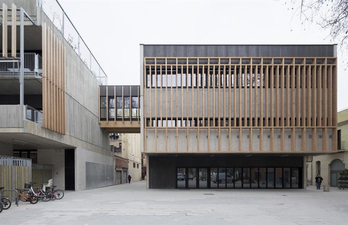 Archivo - Arxiu - Faana de l'Escola La Mar Bella després d'acabar les obres d'ampliació i millora del centre