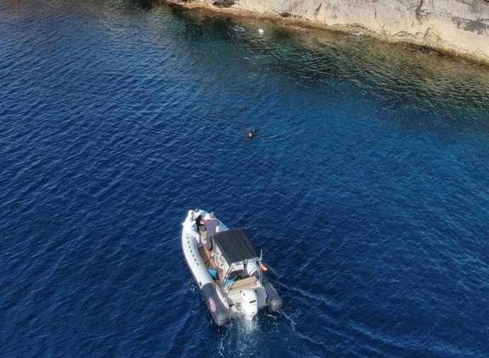 Embarcación denunciada por el Govern en el reserva marina des Freus.