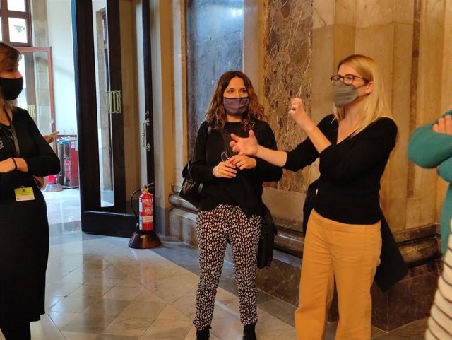 La diputada de ERC en el Parlament Laura Vilagrà y la vicepresidenta de Junts, Elsa Artadi.