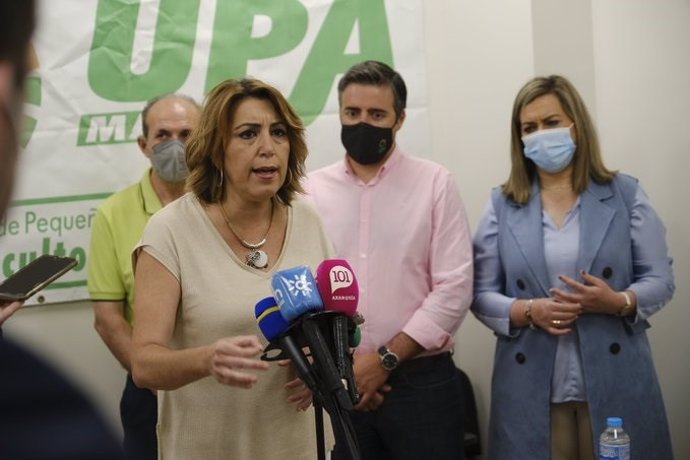 La secretaria general del PSOE de Andalucía, Susana Díaz, en rueda de prensa en Vélez-Málaga