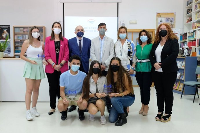 La delegada de Educación y Deporte entrega los premios de la campaña "Despilfarro Cero"