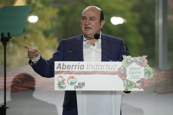 Archivo - El presidente del PNV, Andoni Ortuzar, interviene durante la celebración del Aberri Eguna 