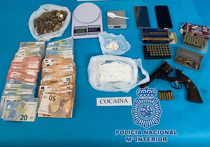 Cocaína, dinero y efectos intervenidos en la operación Corsario
