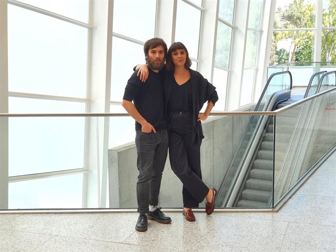 El actor Ricardo Gómez y la actriz Belén Cuesta presentan 'El hombre almohada' en los Teatros del Canal