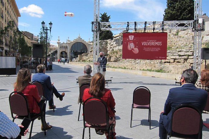 El alcalde de Zaragoza, Jorge Azcón, en la presentación del programa municipal de incentivos al consumo 'Volveremos'.