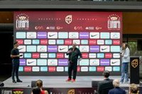 Mondelo: "Si se cansan de que ganemos, que cojan una silla"