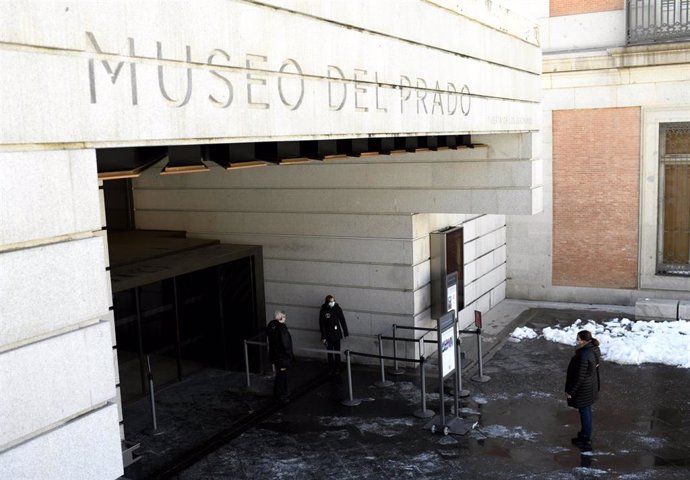 Archivo - Entrada del Museo Nacional del Prado