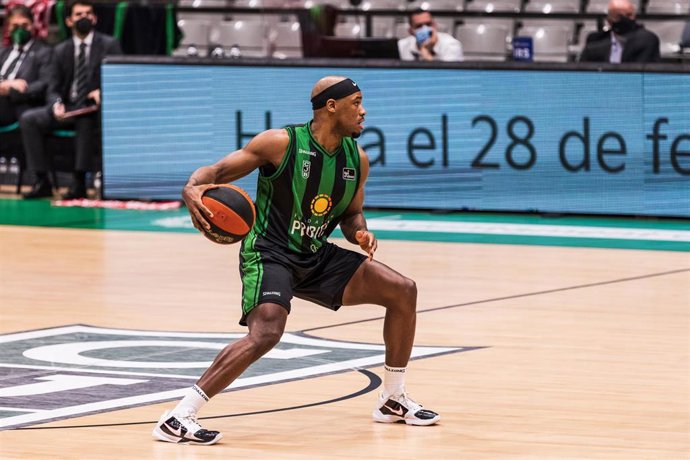 Archivo - Demetrius Jackson of Club Joventut Badalona during the Liga Endesa ACB match between  Club Joventut Badalona and FC Barcelona at Palau Olimpic de Badalona on February 28, 2021 in Badalona, Spain.