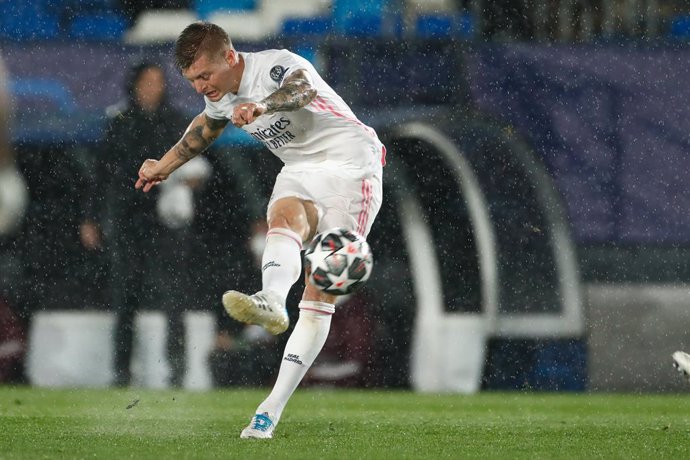 Toni Kroos of Real Madrid in action during the UEFA Champions League, Semifinals Leg Two, football match played between Real Madrid and Chelsea FC at Alfredo Di Stefano stadium on April 27, 2021, in Valdebebas, Madrid, Spain.