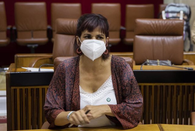 La diputada no adscrita Teresa Rodríguez, durante la primera jornada del Pleno del Parlamento de Andalucía,que incluye el debate de la propuesta de reforma del Reglamento de la Cámara. En Sevilla (Andalucía, España), a 28 de abril de 2021.