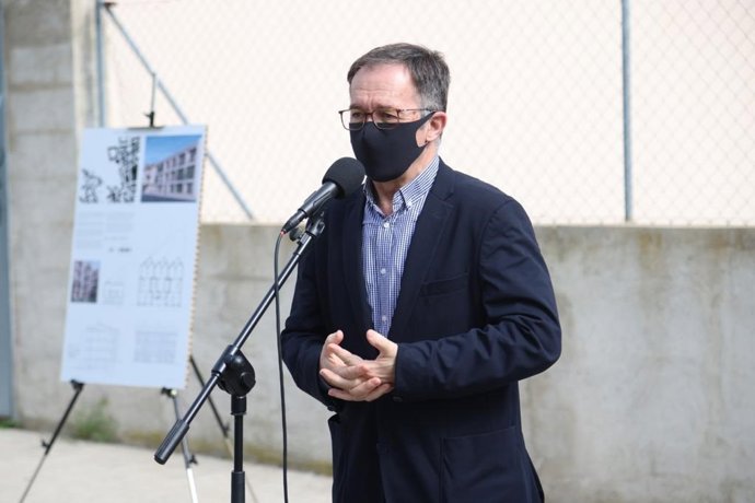 Archivo - El conseller de Movilidad y Vivienda, Josep Marí.