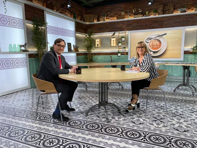 Salvador Illa (PSC) en una entrevista en La2 y Rdio4.