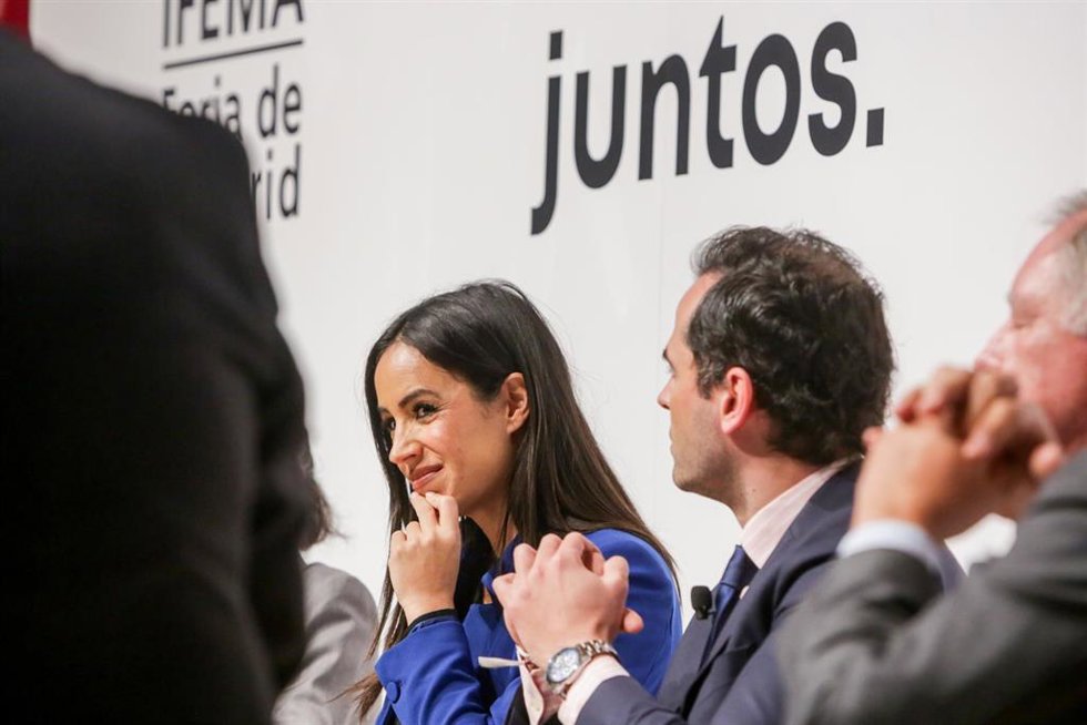 Archivo - La vicealcaldesa de Madrid, Begoña Villacís y el vicepresidente de la Comunidad de Madrid, Ignacio Aguado (c) durante la segunda mesa redonda, 'Ifema, una realidad en movimiento continuo' de la jornada  `Crónica de cuatro décadas de Ifema con m