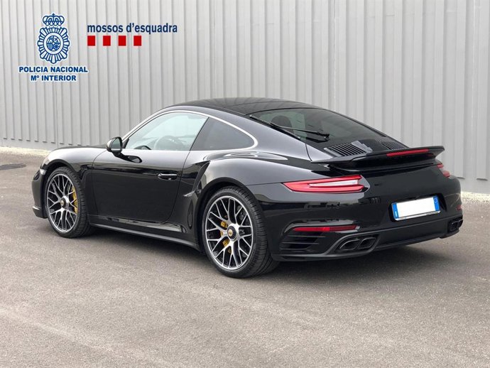 Imagen de uno de los vehículos de lujo