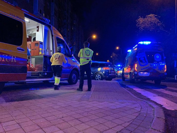 Policía Nacional Busca Un Joven Que Persiguió A Otro Hasta Matarlo A Puñaladas Anoche En Una Calle De Vallecas
