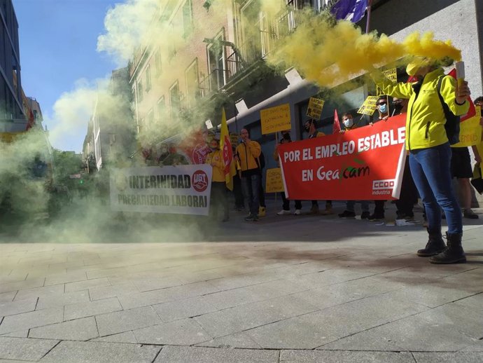 Concentración de los trabajadores de Geacam  en Guadalajara.