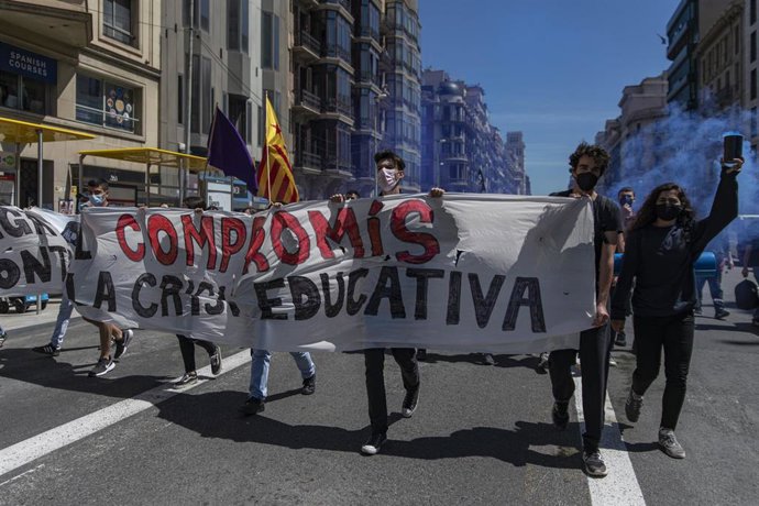 Manifestación estudiantil a favor del 'Compromiso contra la crisis educativa' (Archivo)