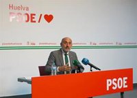 Luis Ángel Hierro asegura que su candidatura es "de bases" y "la única capaz de atraer a la izquierda del PSOE"