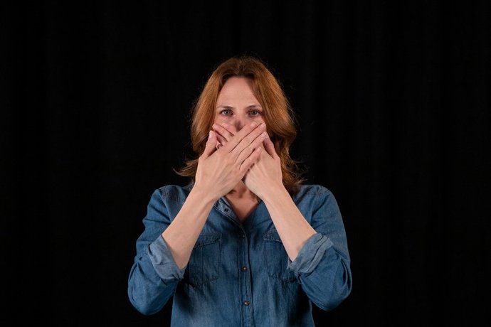 Belén Fabra colabora con  la campaña 'NoMeCallo' de Save the Children.