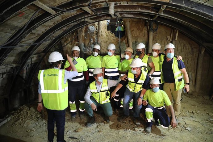 Almeida visita el túnel que unirá las calles Bailén y Ferraz